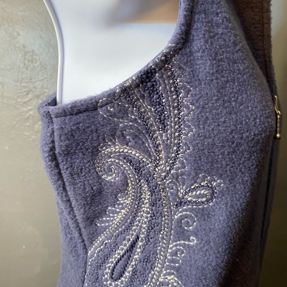 NWT Croft & Barrow Paisley Blue Embroidered Fleece, Sherpa Collar Zip Vest - Picture 11 of 15